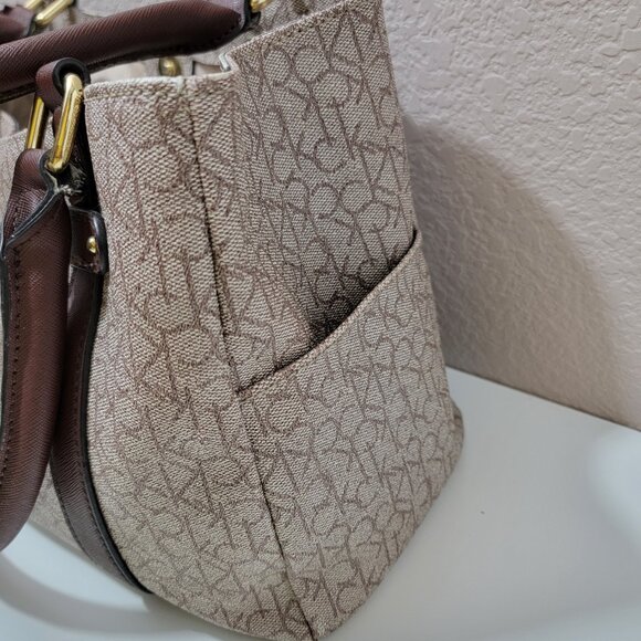 Calvin Klein Logo Jacquard Tote Bag • Brown • Gold Hardware - Picture 8 of 16